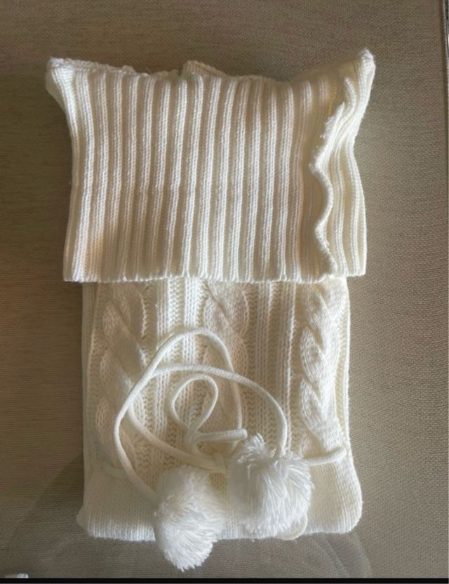 Vestido de punto blanco cuello alto