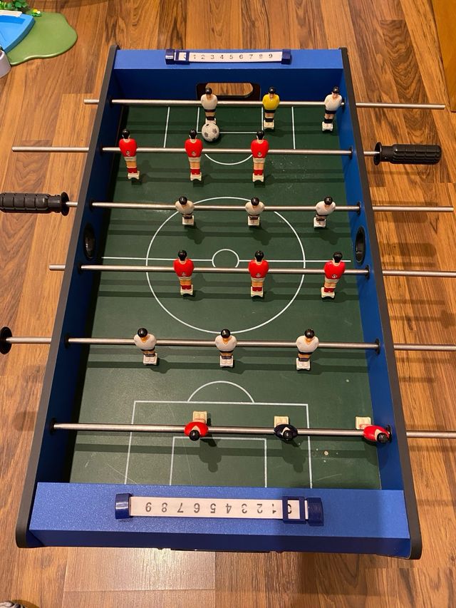 Futbolín de mesa azul