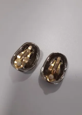 Collar largo y pendientes plateados