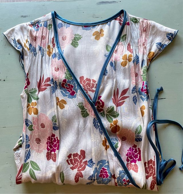 Vestido de raso estampado floral