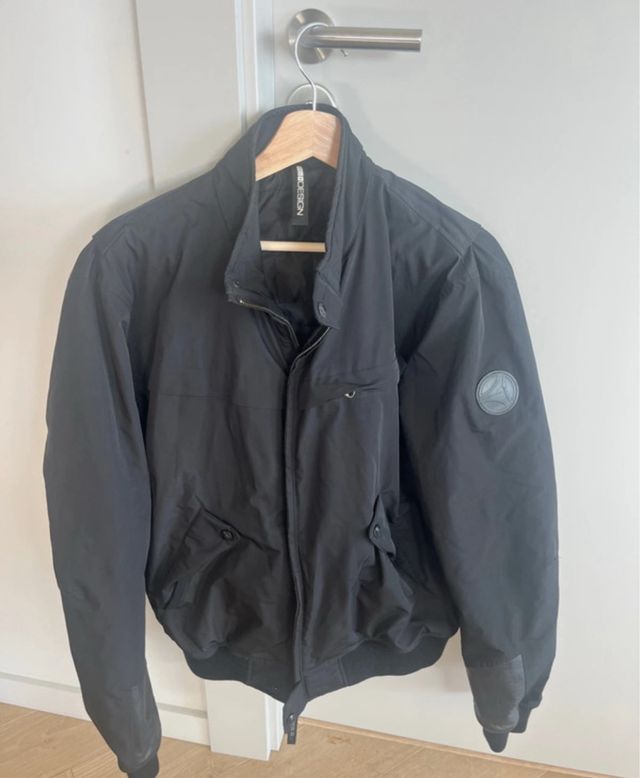 Chaqueta MOMO Design Negra