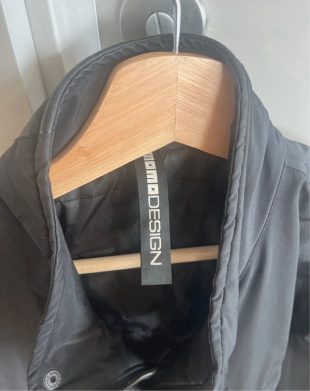 Chaqueta MOMO Design Negra