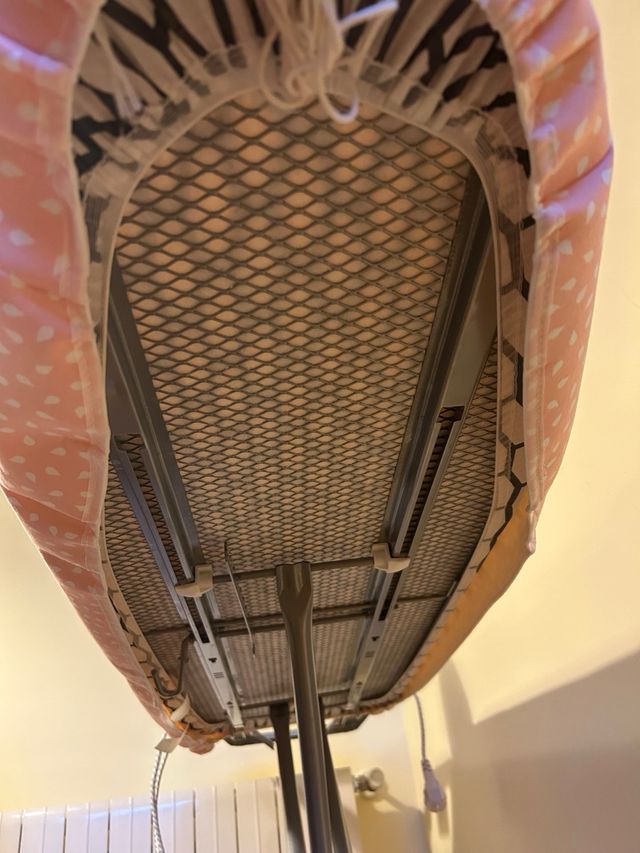 Tabla de planchar y plancha