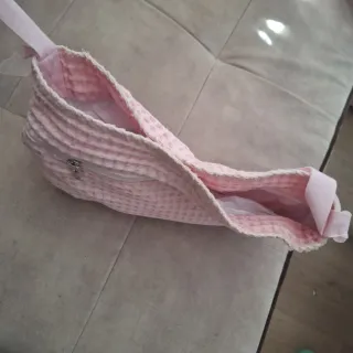 Bolso bebé rosa tejido
