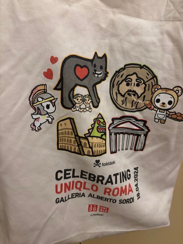 Shopping bag Uniqlo Roma edizione limitata