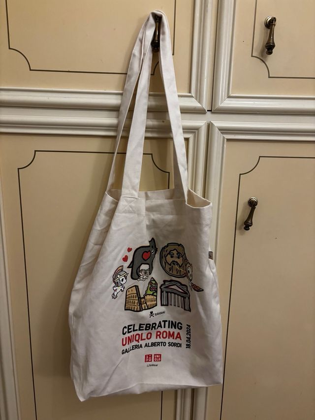 Shopping bag Uniqlo Roma edizione limitata