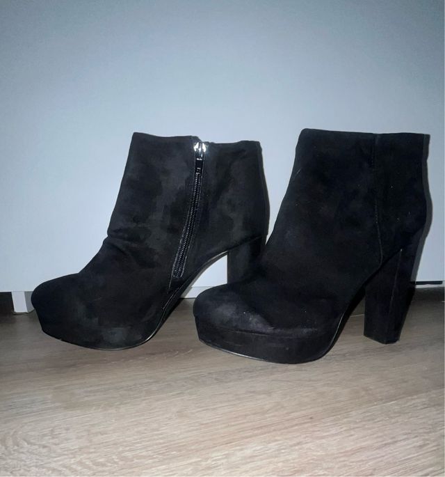 Botines negros de tacón y plataforma