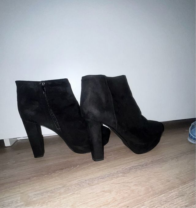 Botines negros de tacón y plataforma