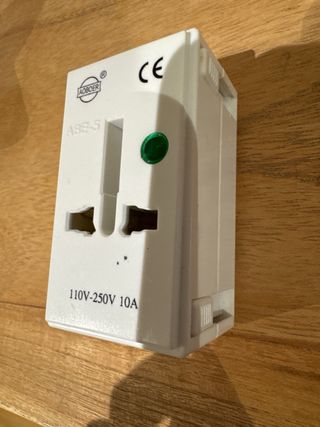 Adaptador Enchufe Universal Viaje