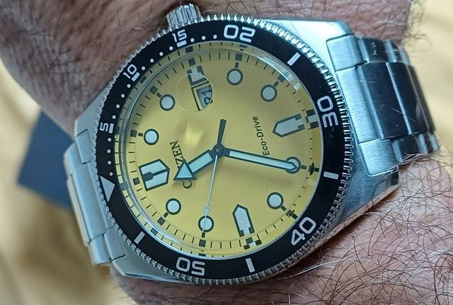 Reloj Citizen Eco-Drive Negro/Plateado