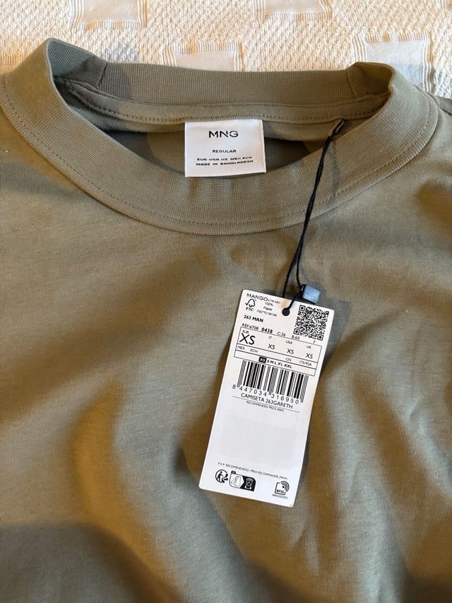 Camiseta larga verde kaki. De Mango sin estrenar