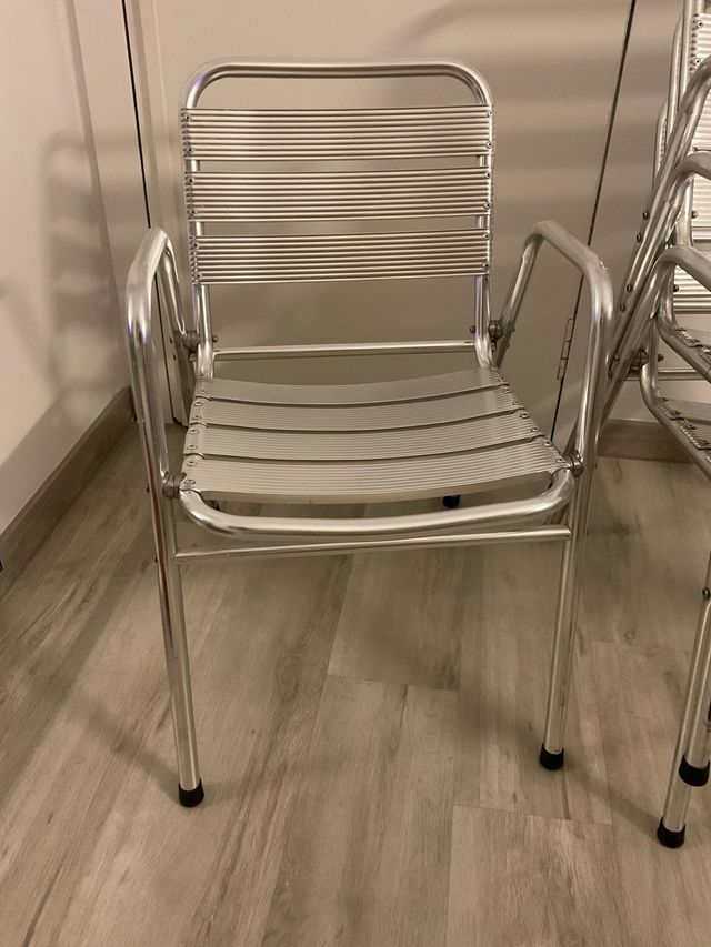 Sillas de aluminio apilables (4 unidades)