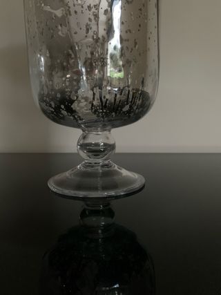 Jarrón de cristal tipo copa plateado