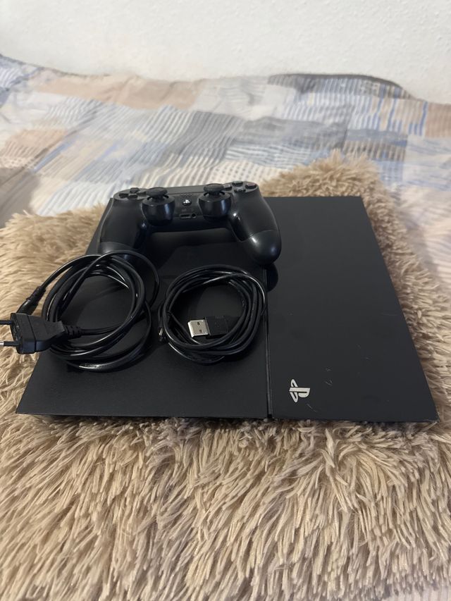 PS4 (PlayStation 4) Negra + Accesorios
