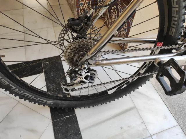 Charge Duster Titanio – MTB 26