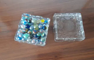 Caja cristal tallado con canicas