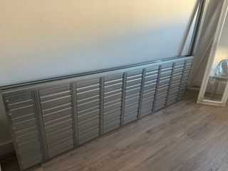 Cajón metálico para puerta corredera