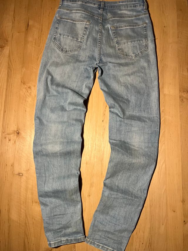 Vaqueros rotos azul claro estilo vintage | Hombre