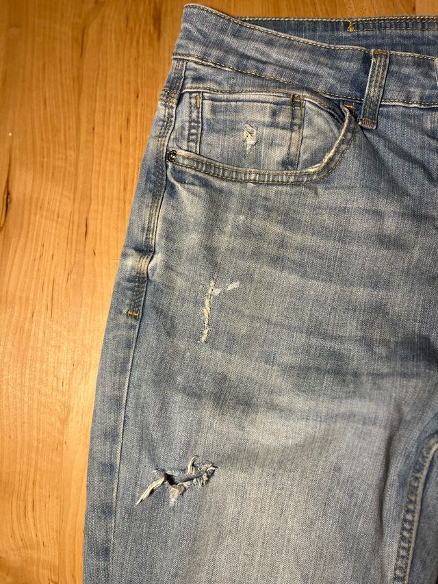 Vaqueros rotos azul claro estilo vintage | Hombre