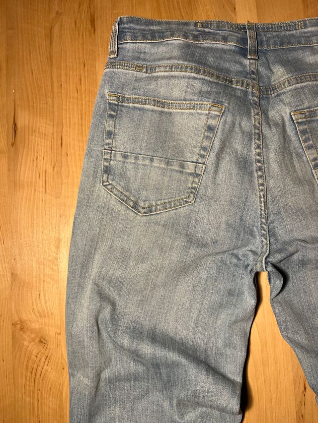 Vaqueros rotos azul claro estilo vintage | Hombre