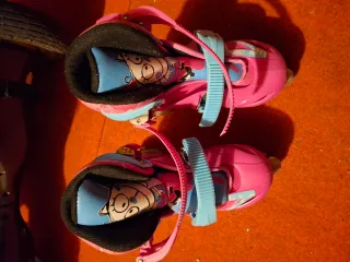 Patines rosas y azules para niña
