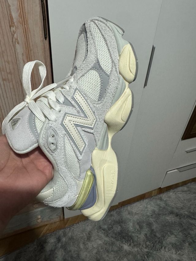 New Balance 9060 Gris y Blanco