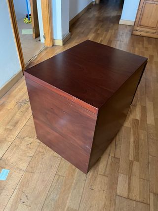 Cajonera oficina madera con llave y ruedas