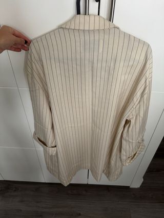 Americana rayas Stradivarius beige/gris Talla M