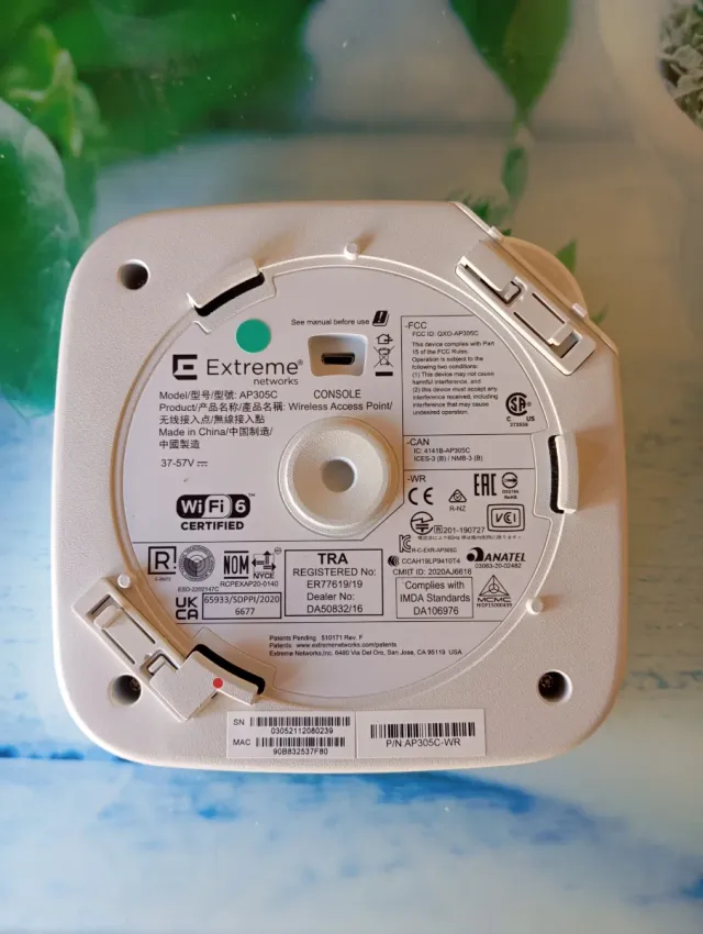 Punto de acceso inalámbrico Extreme Networks AP305