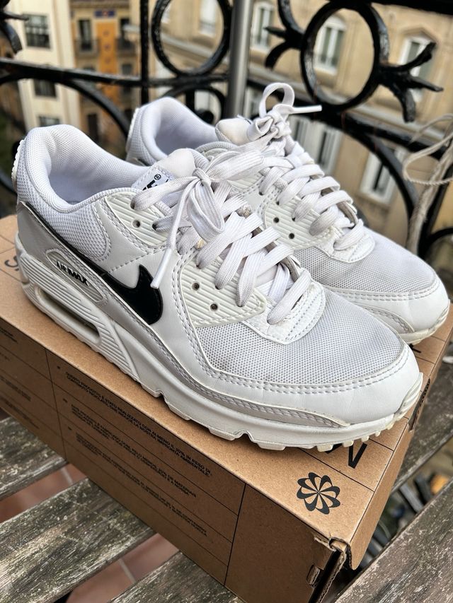 Nike Air Max 90 Mujer Gris y Blanco