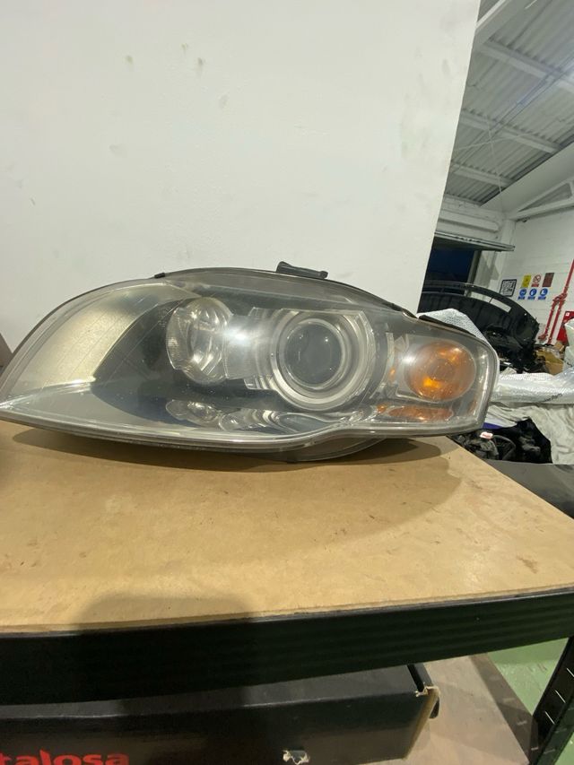 Faro derecho Audi A4
