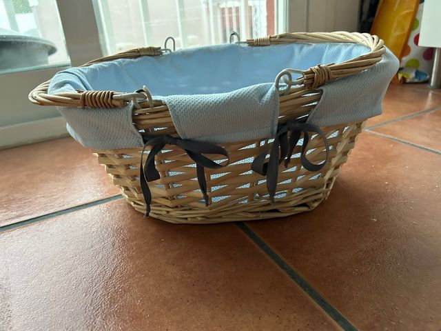 Cesta mimbre forrada azul