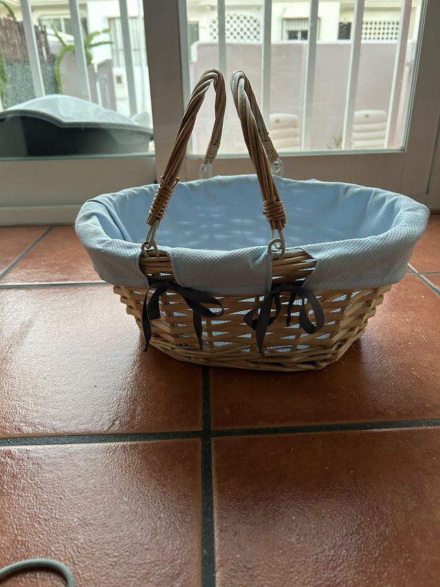 Cesta mimbre forrada azul