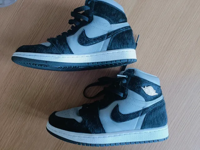 Nike Air Jordan 1 Mid Niño Gris/Negro