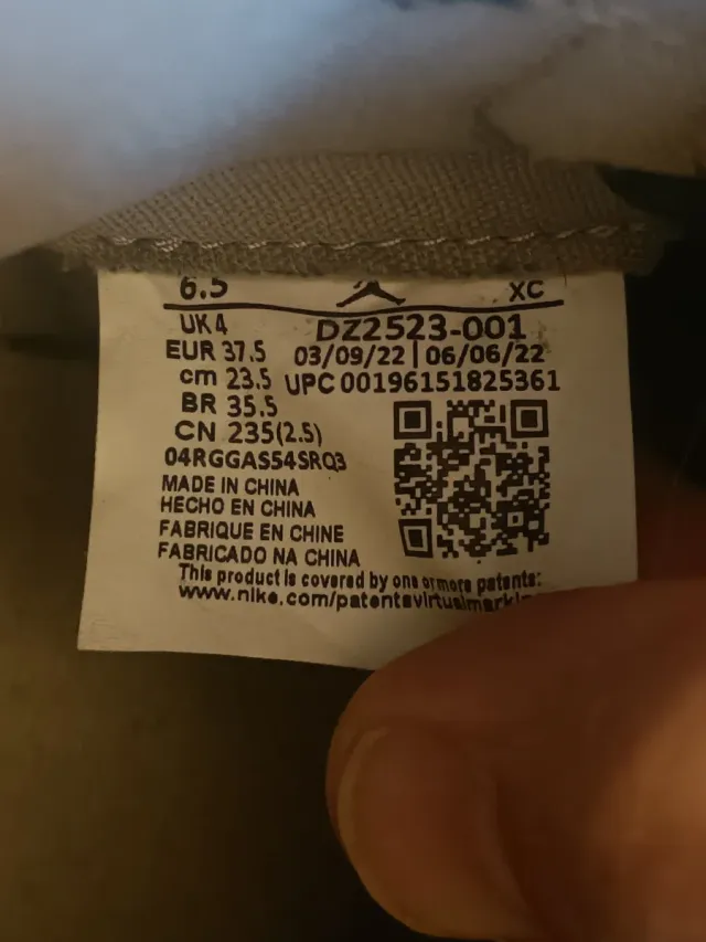 Nike Air Jordan 1 Mid Niño Gris/Negro