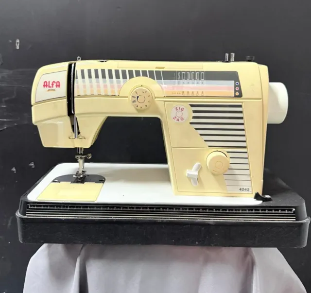 Máquina de coser Alfa 4242
