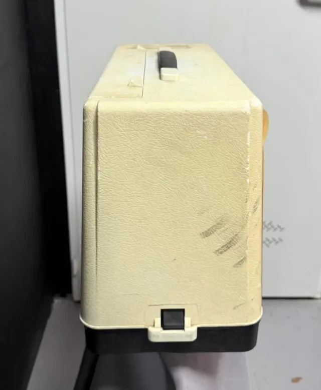 Máquina de coser Alfa 4242