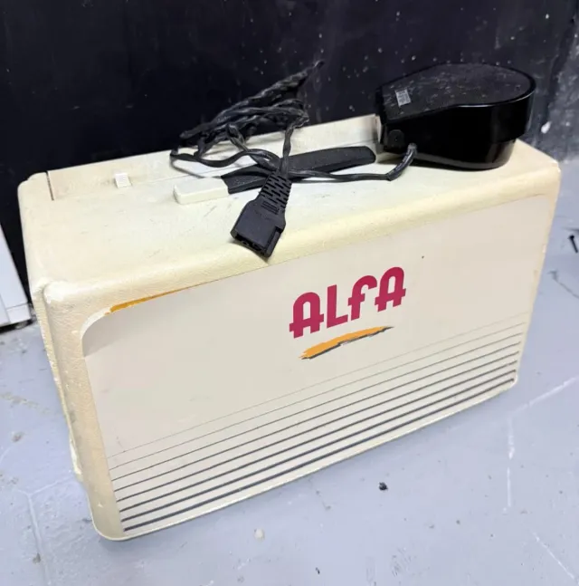 Máquina de coser Alfa 4242