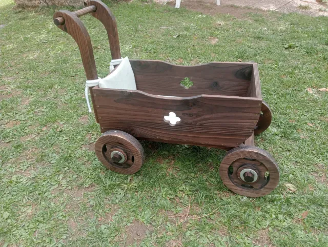 Carrito de madera para bodas