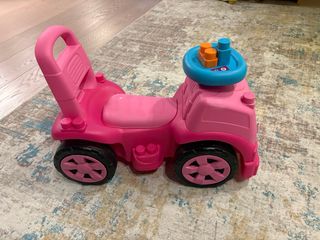 Correpasillos Molto Camión Rosa con Piezas