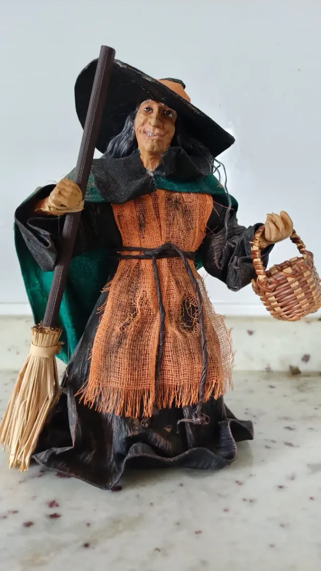 Brujita decorativa Halloween