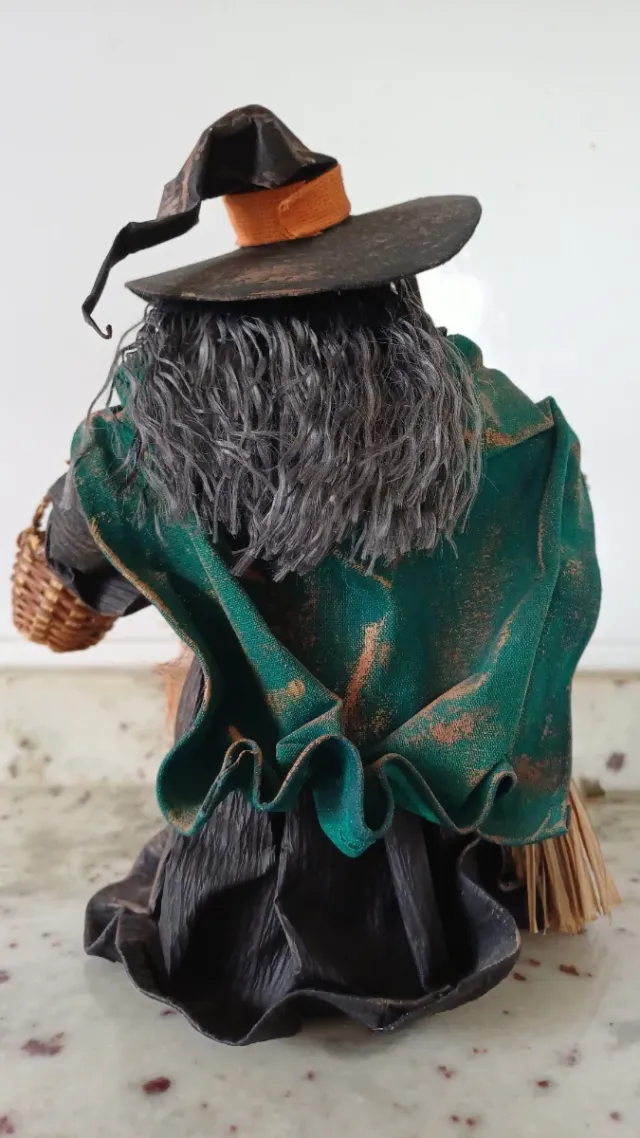 Brujita decorativa Halloween