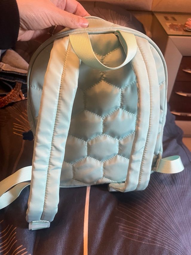 Mochila infantil con flores