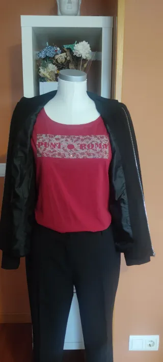 Traje de chaqueta y pantalón negro
