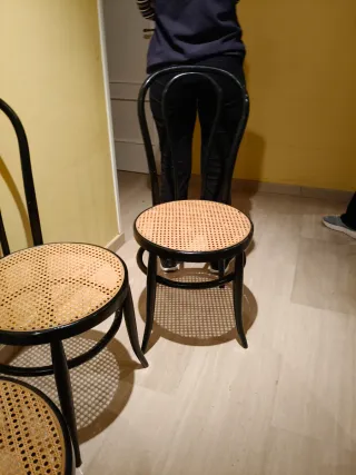 Tre sedie in stile Thonet in legno e rattan