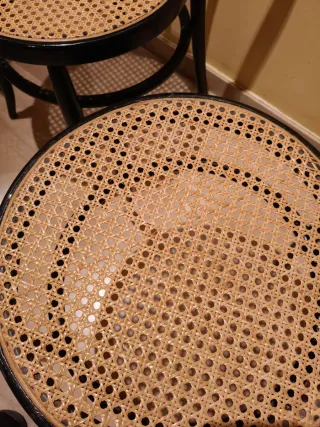 Tre sedie in stile Thonet in legno e rattan