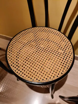 Tre sedie in stile Thonet in legno e rattan