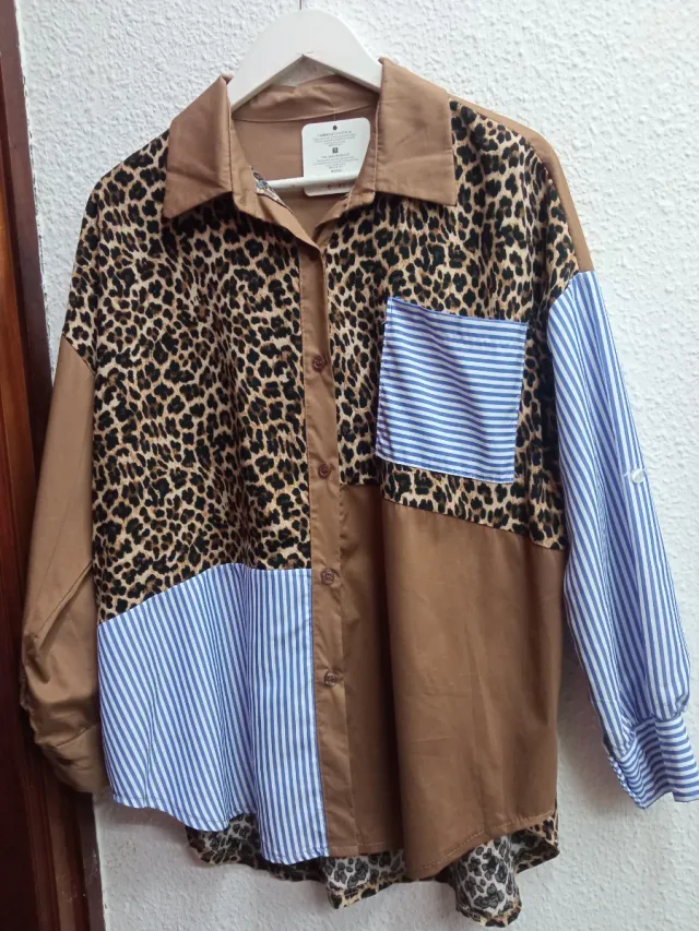 Camisa oversize combinada