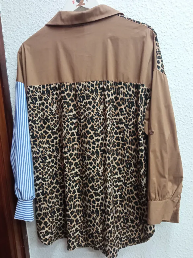 Camisa oversize combinada