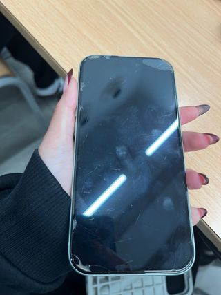 iPhone 15 Verde Pastel